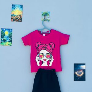 হার্ট সানগ্লাস গার্ল সেট – শিশুদের পিংক গ্রাফিক টি-শার্ট ও কালো শর্টস